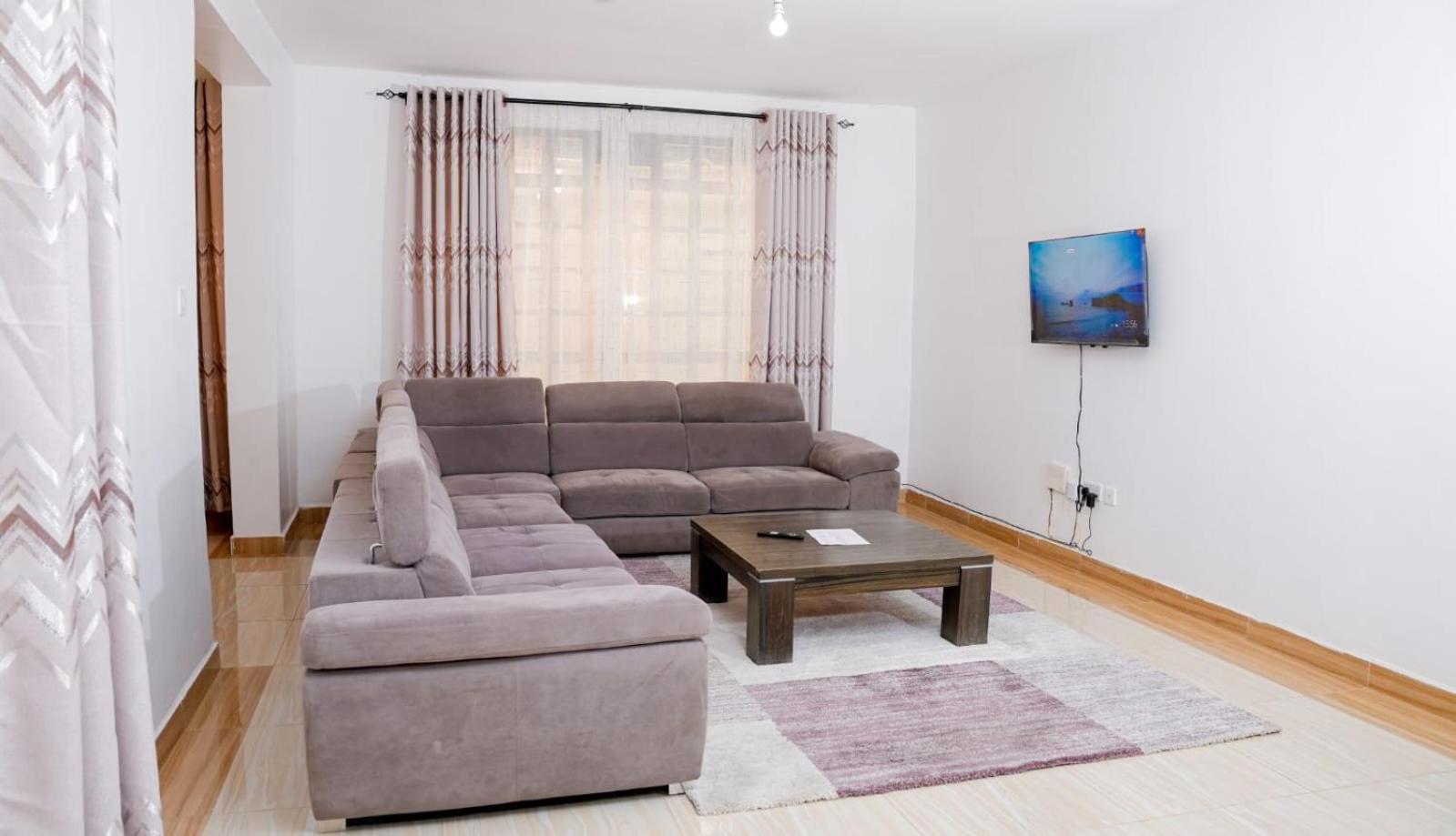 Lake Breeze Apartments Найваша Екстериор снимка