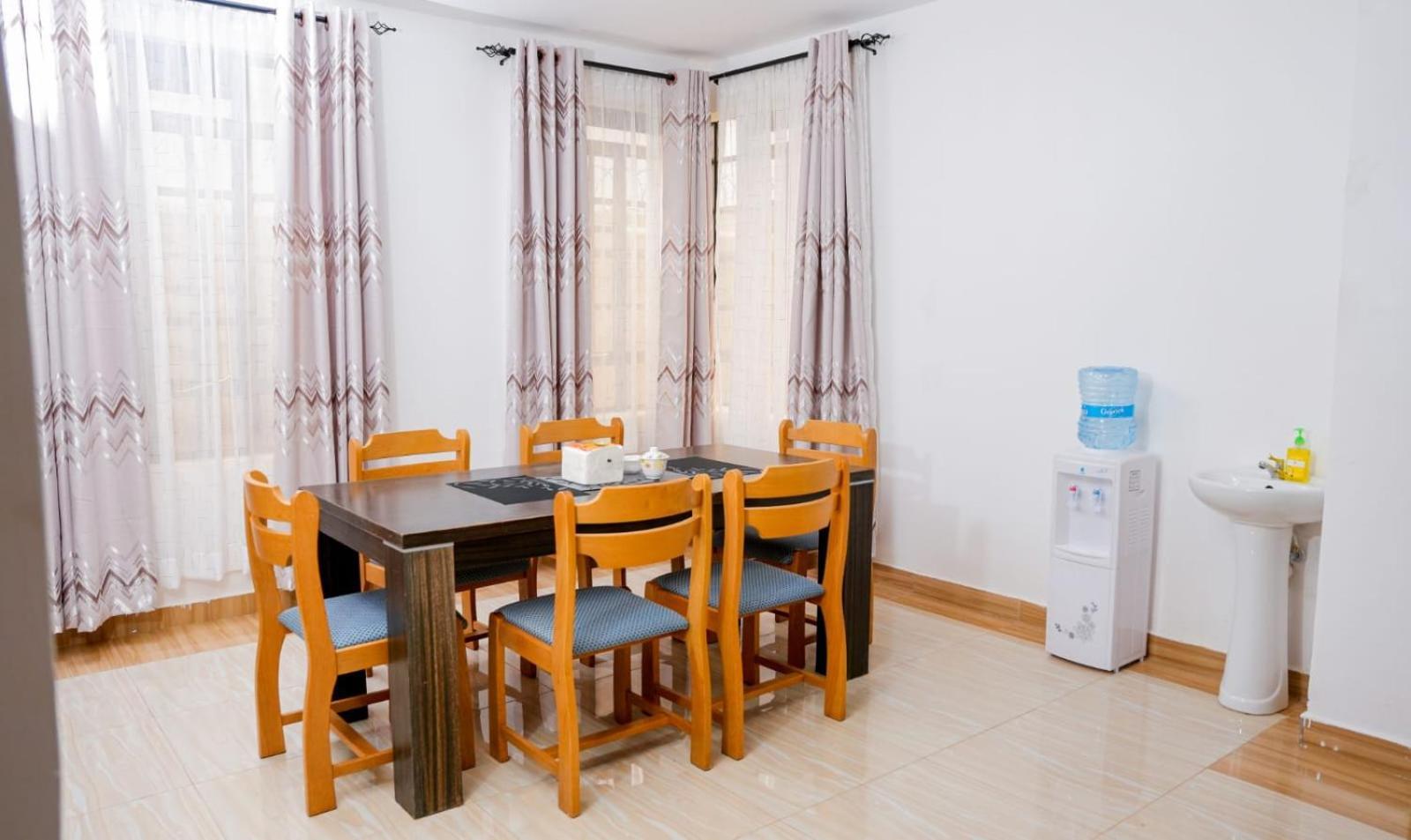 Lake Breeze Apartments Найваша Екстериор снимка